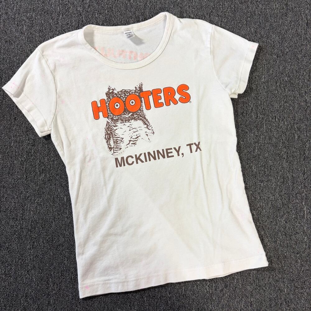 Vintage Y2k Hooters Mckinney Texas White Fitted Graphic Baby Tee Women's Large